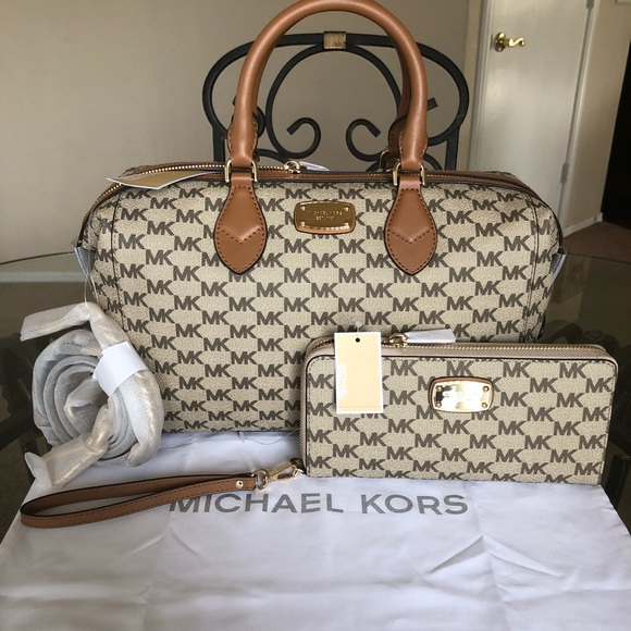 Michael Kors Handbags - 🆕 Michael Kors Large Grayson With Wallet